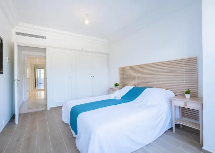8 Hectares Park Spectacular Sea View Appartement Cannes met een Zwembad