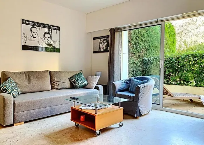 Henri Camille Real Estate - Golden - One Bedroom Apt Swimming Pool Cannes