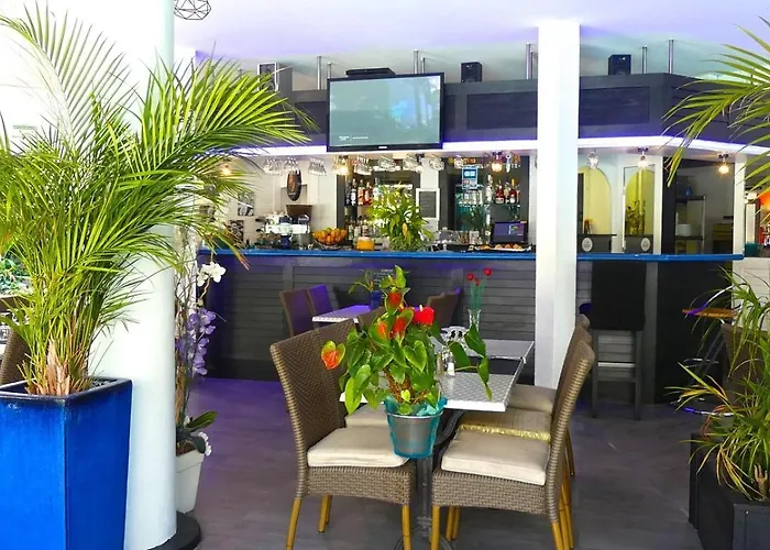 #Cannes Boccacabana Beach, Seafront, in Résid Pierre&Vacances Classé 3 Stars acceptant les animaux