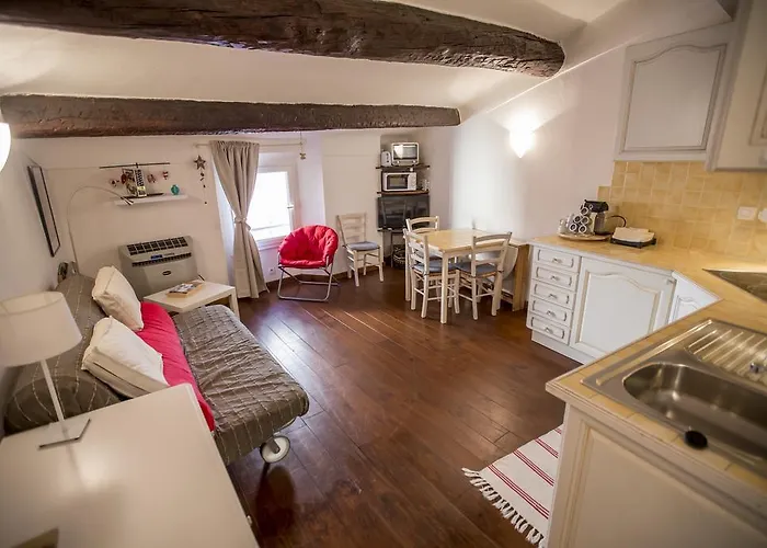 Appartement Le Suquet Style by Connexion à Cannes
